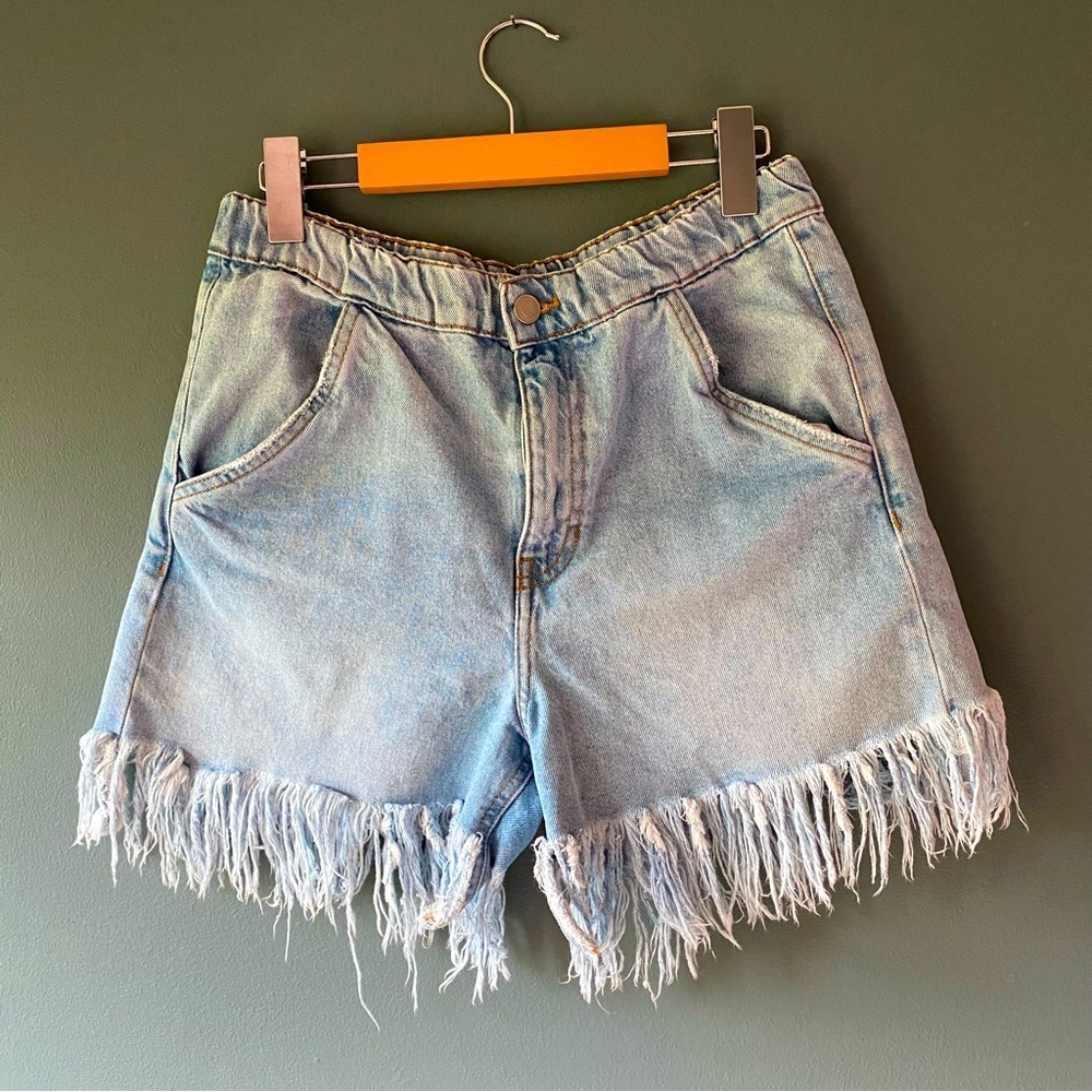 Zara Trafaluc Frayed Denim Lightwash Women's Shorts Coastal Cowgirl Bohemian​​